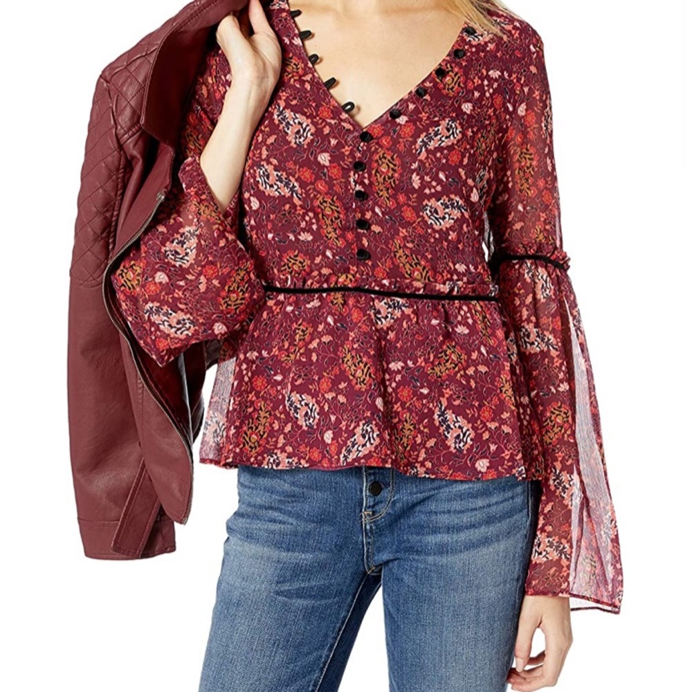 Cupcakes & Cashmere Daphnie Floral Blouse
